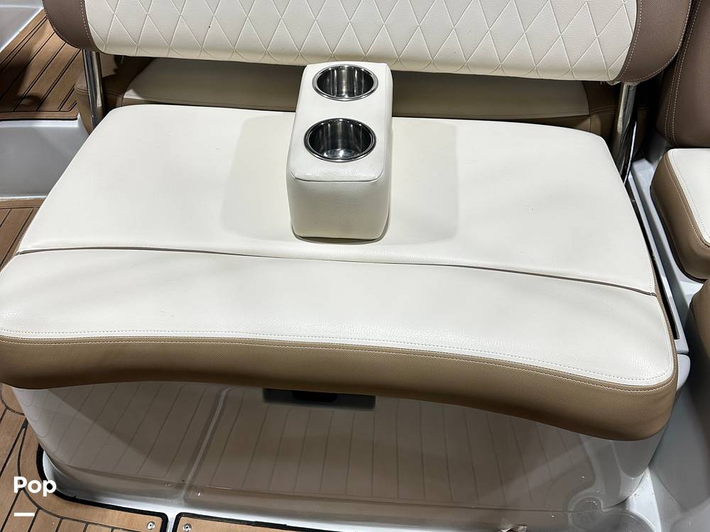 Slide: The Image of Crownline Boats E235 2020 - 15076749
