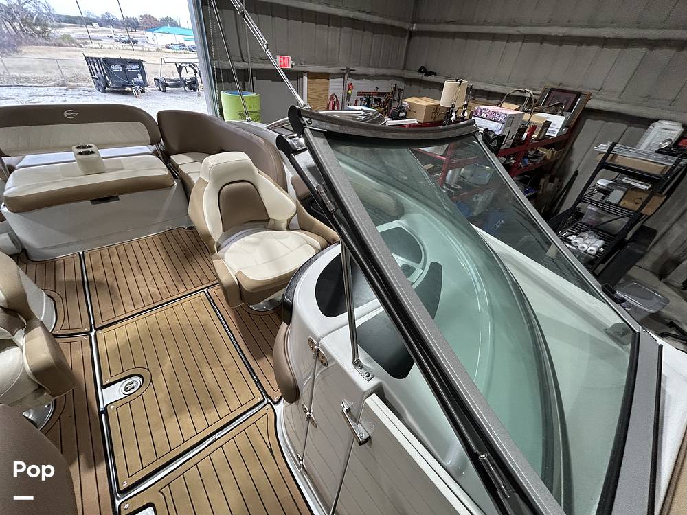 Slide: The Image of Crownline Boats E235 2020 - 15041367