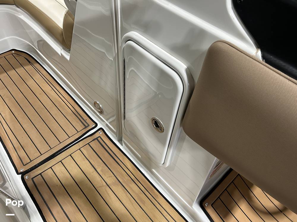 Slide: The Image of Crownline Boats E235 2020 - 15041336