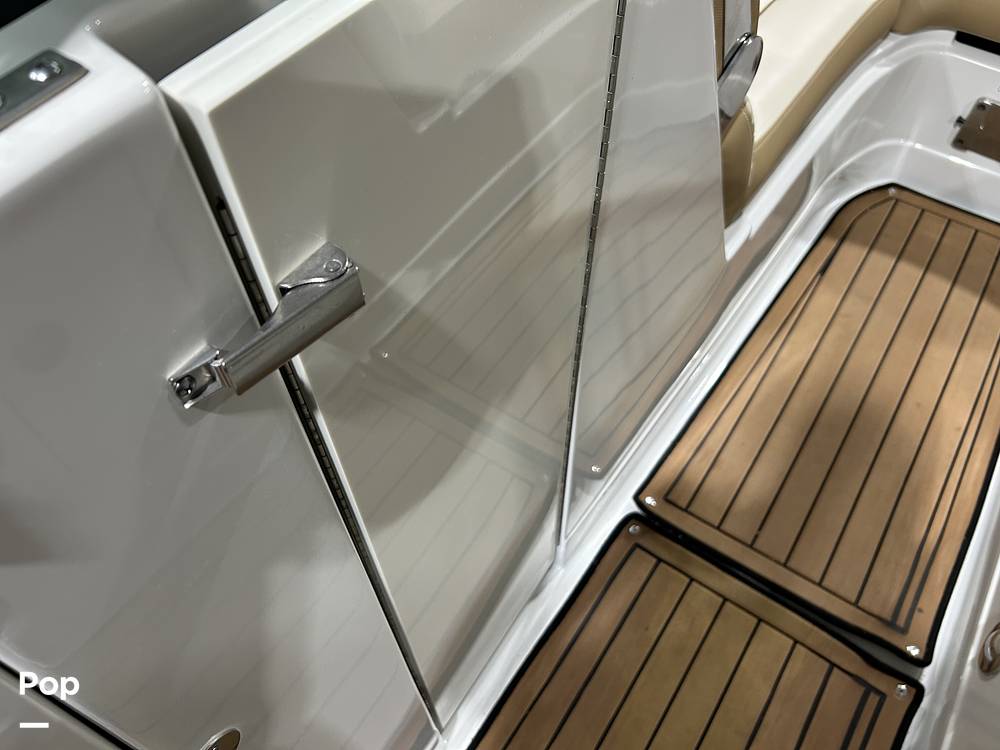 Slide: The Image of Crownline Boats E235 2020 - 15041337