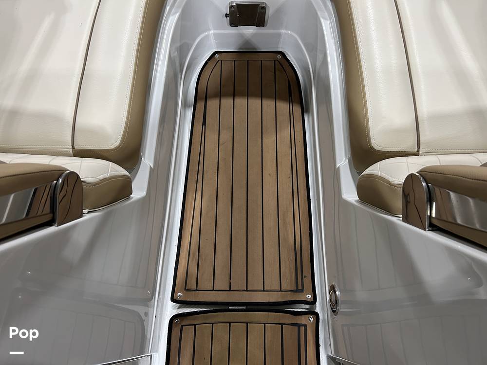 Slide: The Image of Crownline Boats E235 2020 - 15041342
