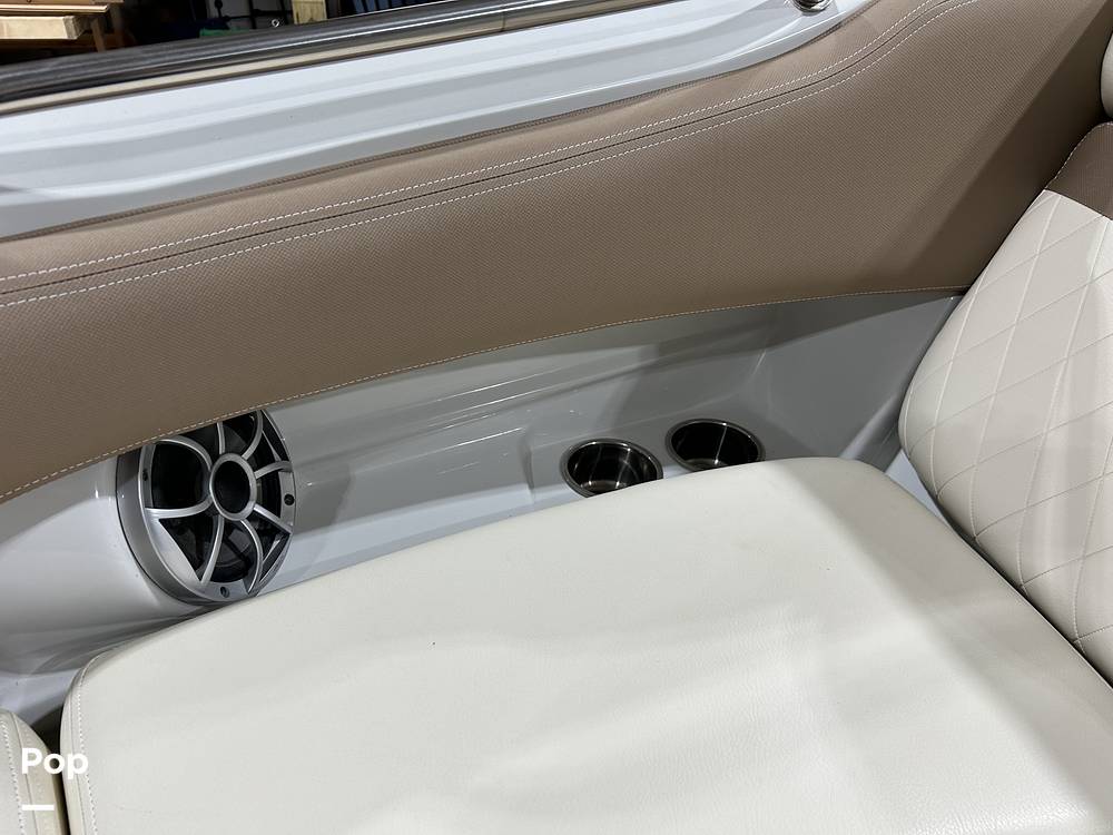 Slide: The Image of Crownline Boats E235 2020 - 15041345