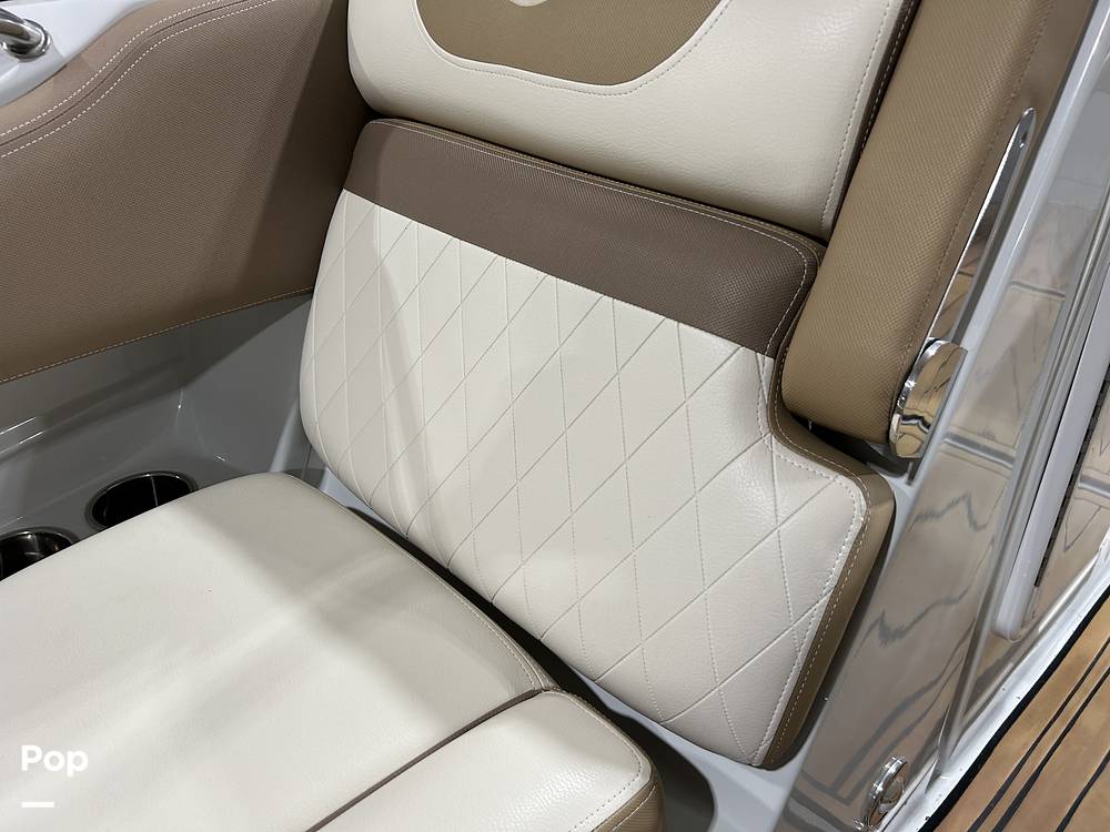 Slide: The Image of Crownline Boats E235 2020 - 15041346