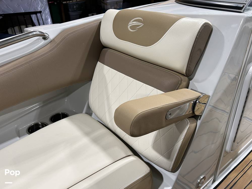 Slide: The Image of Crownline Boats E235 2020 - 15041347