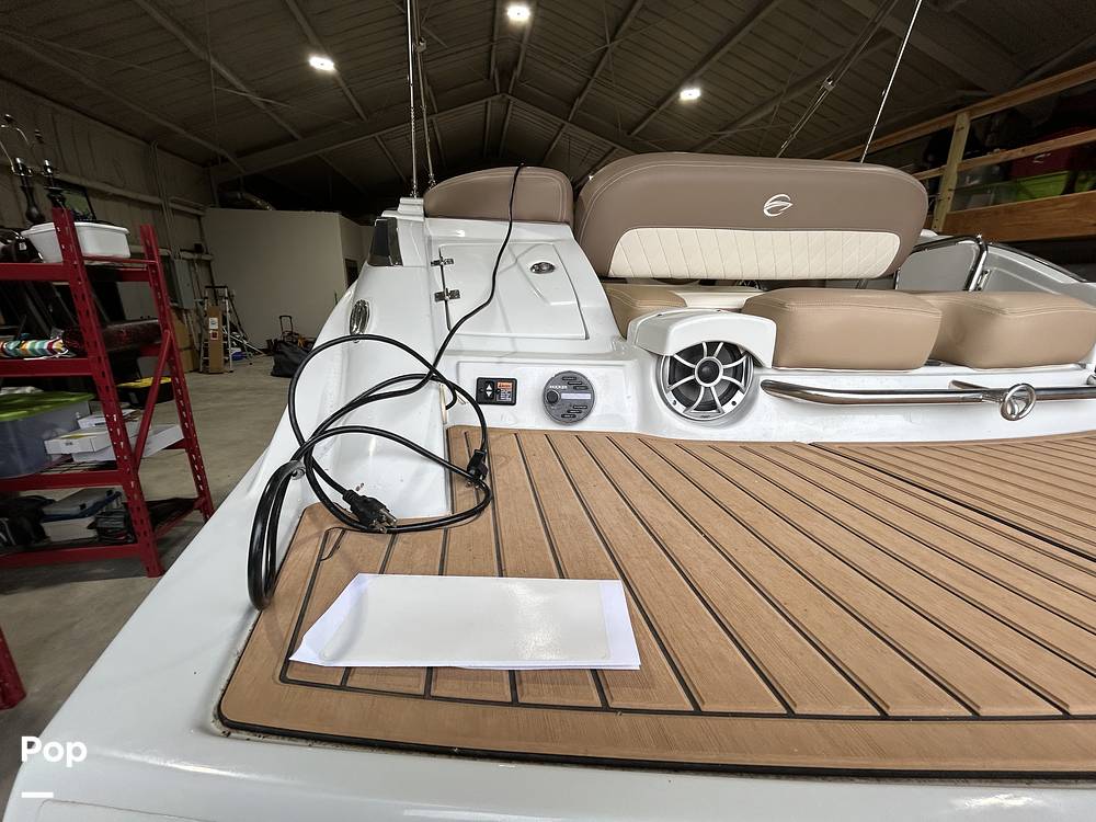 Slide: The Image of Crownline Boats E235 2020 - 15041291