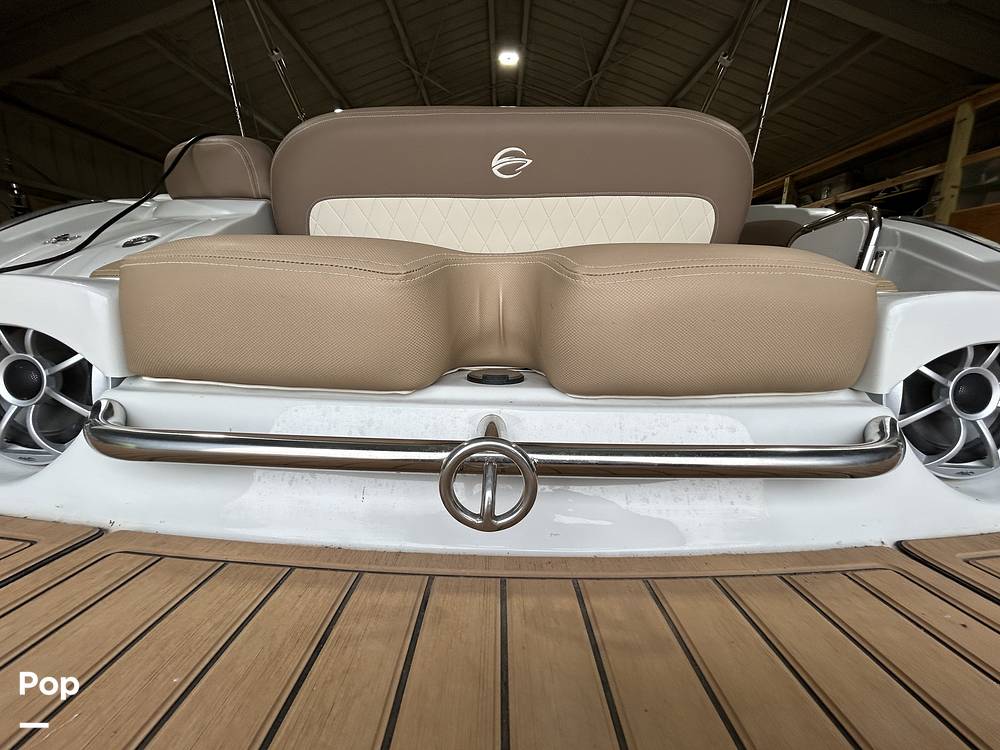Slide: The Image of Crownline Boats E235 2020 - 15041297