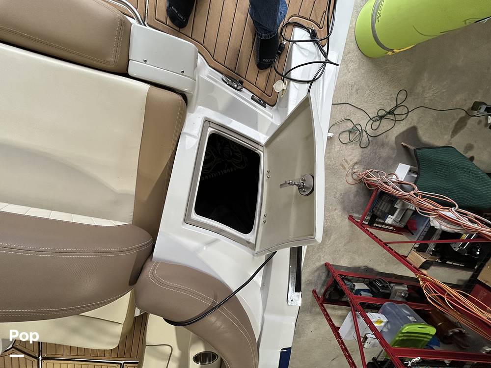 Slide: The Image of Crownline Boats E235 2020 - 15041301