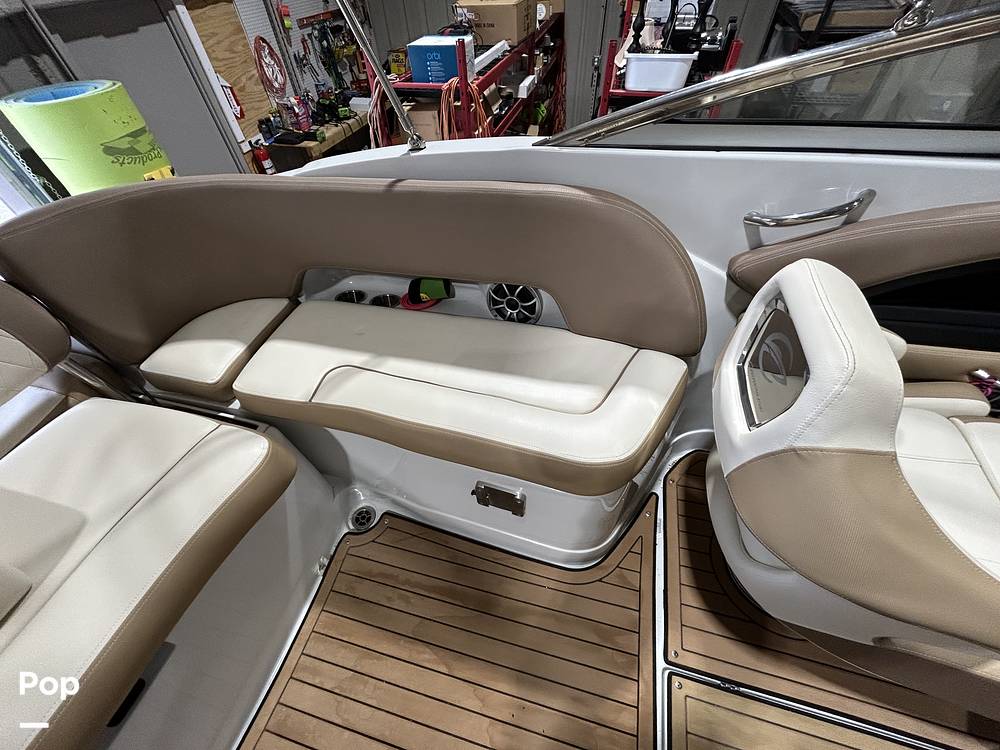 Slide: The Image of Crownline Boats E235 2020 - 15041304