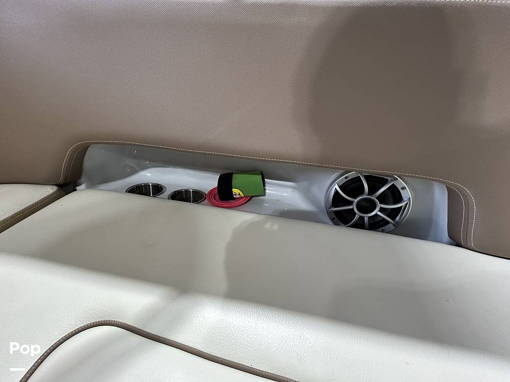 Slide: The Image of Crownline Boats E235 2020 - 15041305