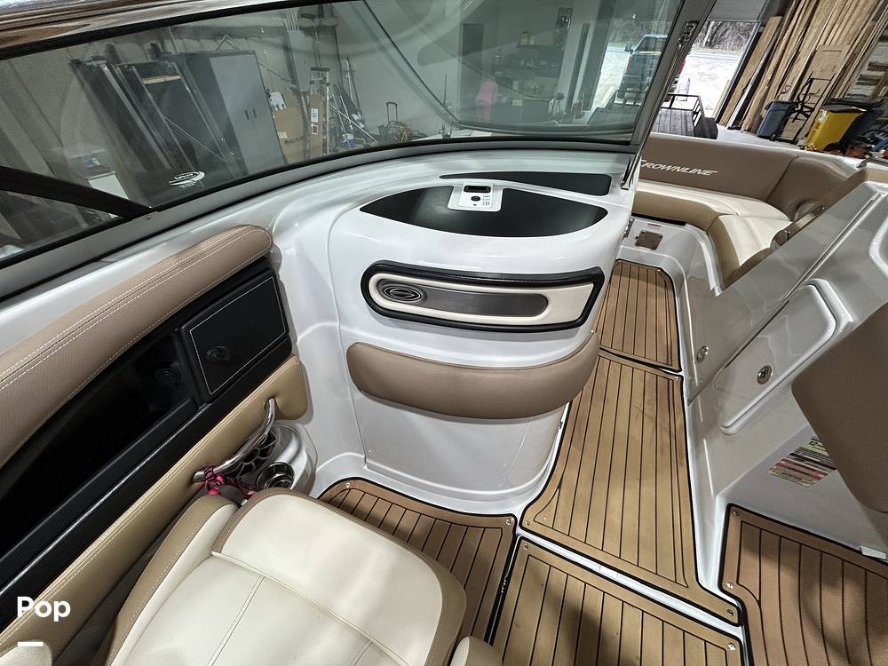 Slide: The Image of Crownline Boats E235 2020 - 15041309