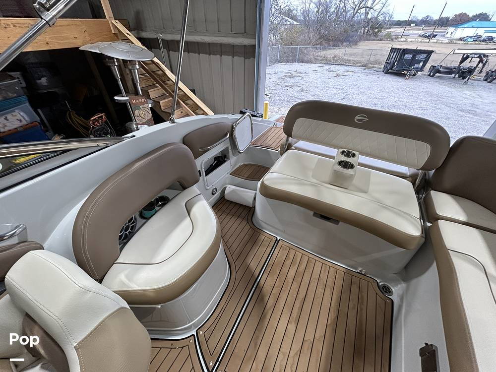 Slide: The Image of Crownline Boats E235 2020 - 15041232