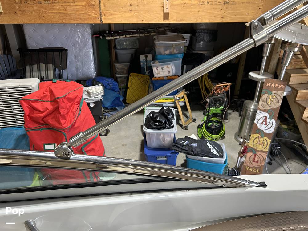 Slide: The Image of Crownline Boats E235 2020 - 15041239