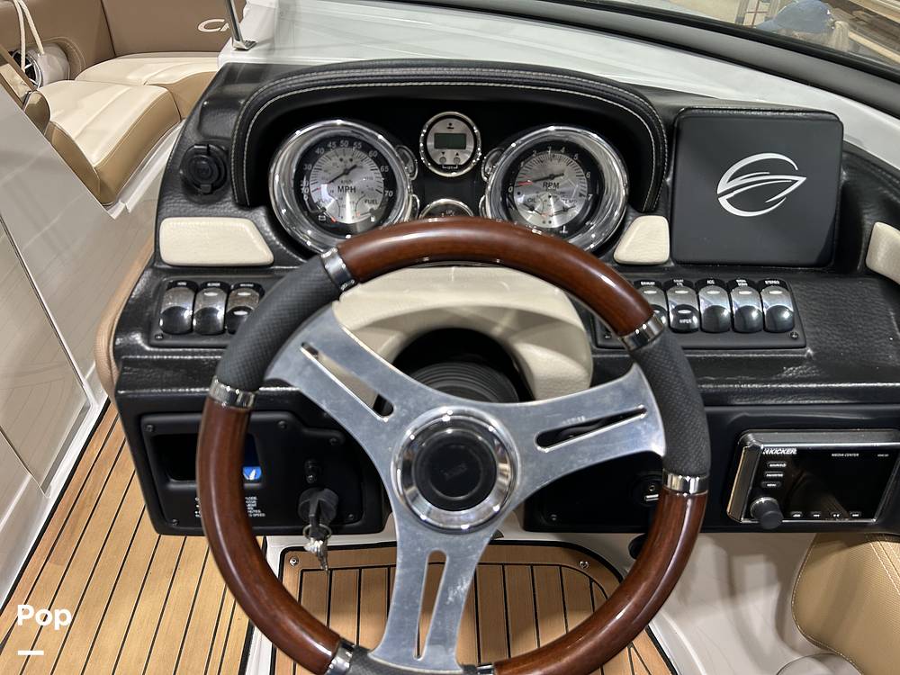 Slide: The Image of Crownline Boats E235 2020 - 15041316