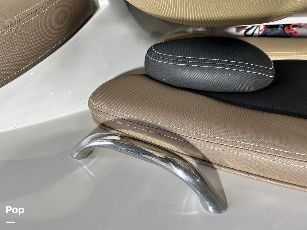Slide: The Image of Crownline Boats E235 2020 - 15041247