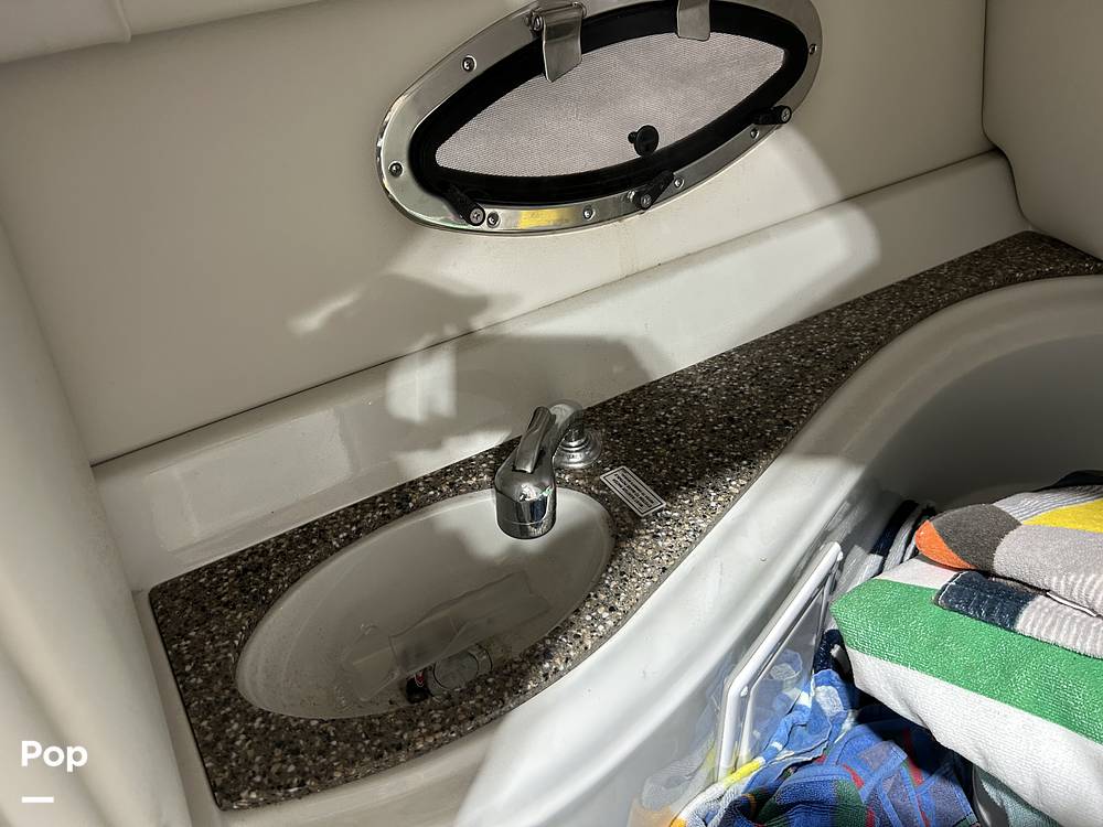Slide: The Image of Crownline Boats E235 2020 - 15041248