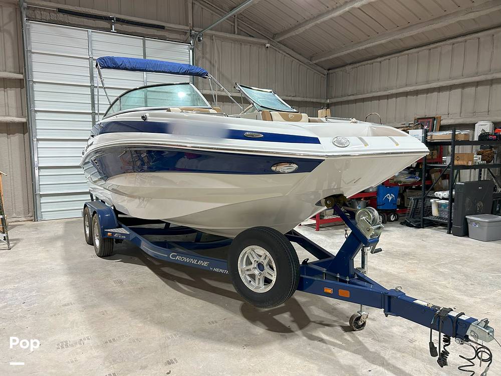 Slide: The Image of Crownline Boats E235 2020 - 15041253