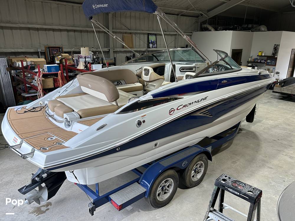 Slide: The Image of Crownline Boats E235 2020 - 15041256