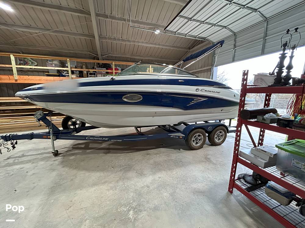 Slide: The Image of Crownline Boats E235 2020 - 15041259