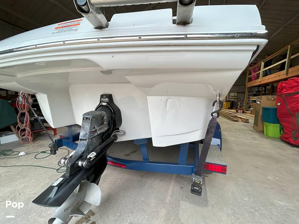 Slide: The Image of Crownline Boats E235 2020 - 15041266