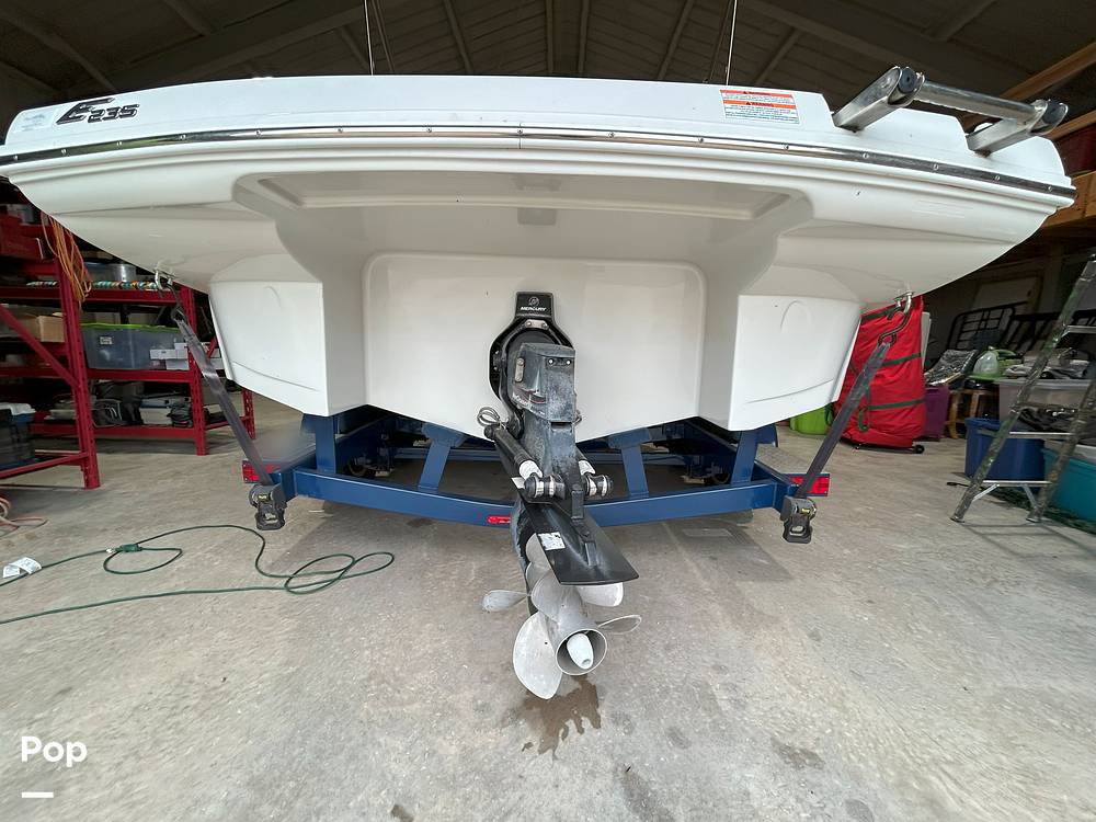 Slide: The Image of Crownline Boats E235 2020 - 15041267