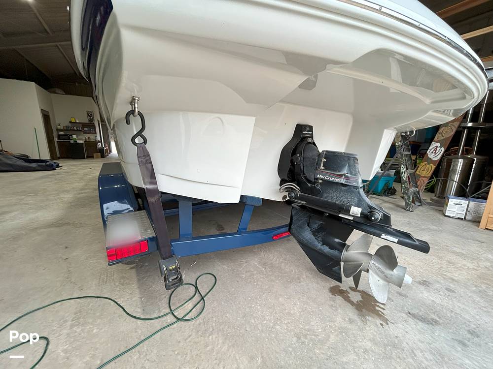 Slide: The Image of Crownline Boats E235 2020 - 15041268