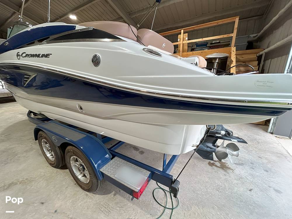 Slide: The Image of Crownline Boats E235 2020 - 15041269