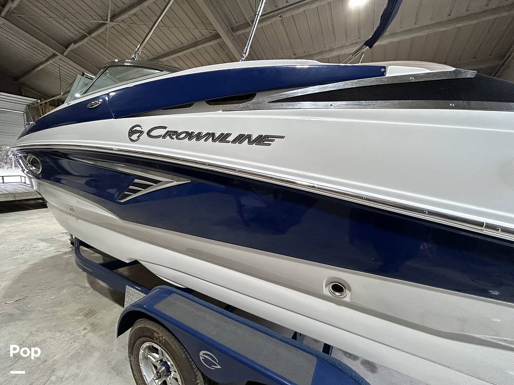 Slide: The Image of Crownline Boats E235 2020 - 15041270