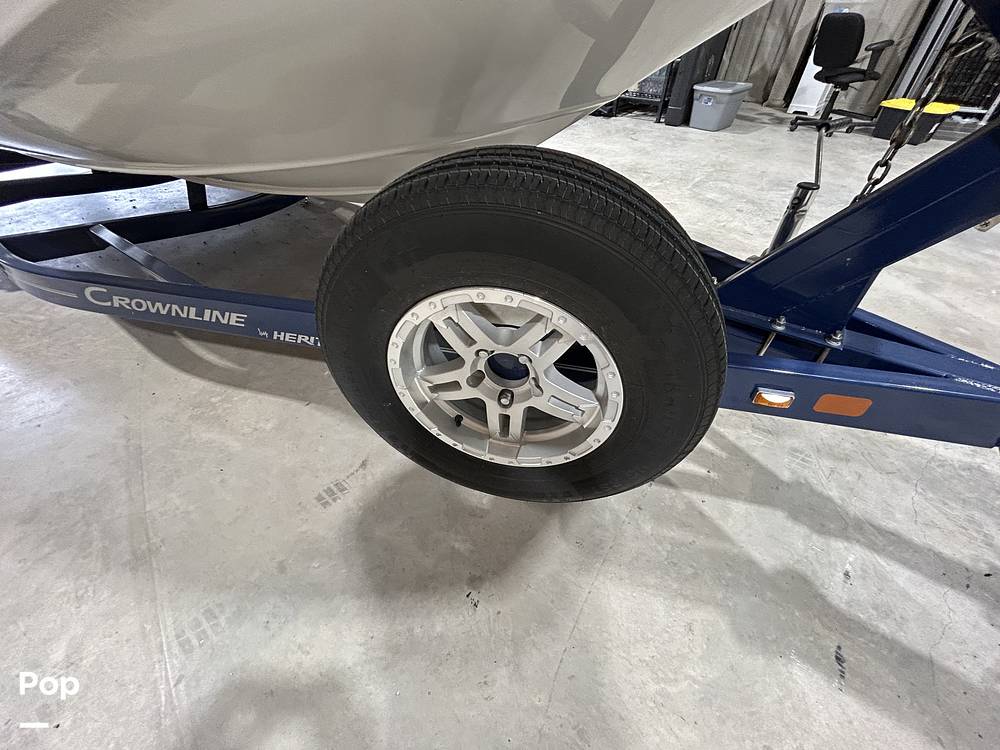 Slide: The Image of Crownline Boats E235 2020 - 15041282