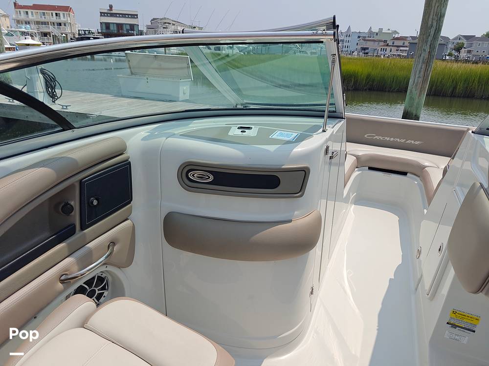 Slide: The Image of Crownline Boats E235 2023 - 14572524