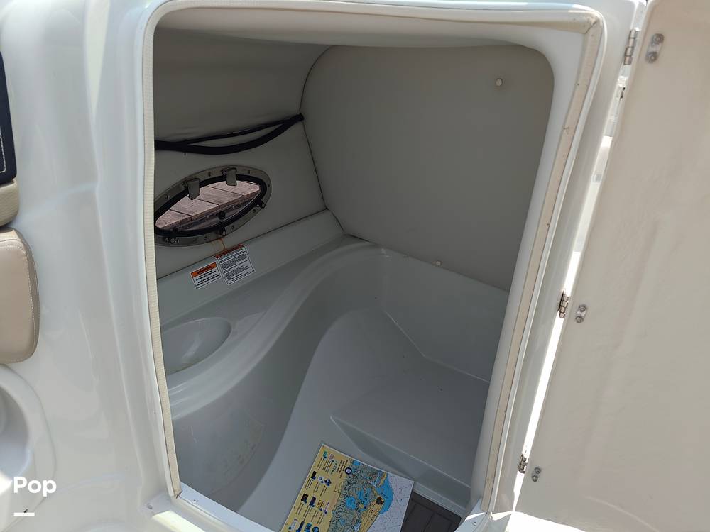 Slide: The Image of Crownline Boats E235 2023 - 14572525