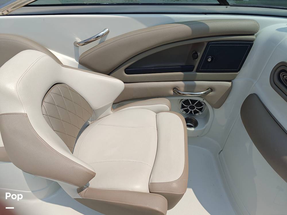 Slide: The Image of Crownline Boats E235 2023 - 14572526
