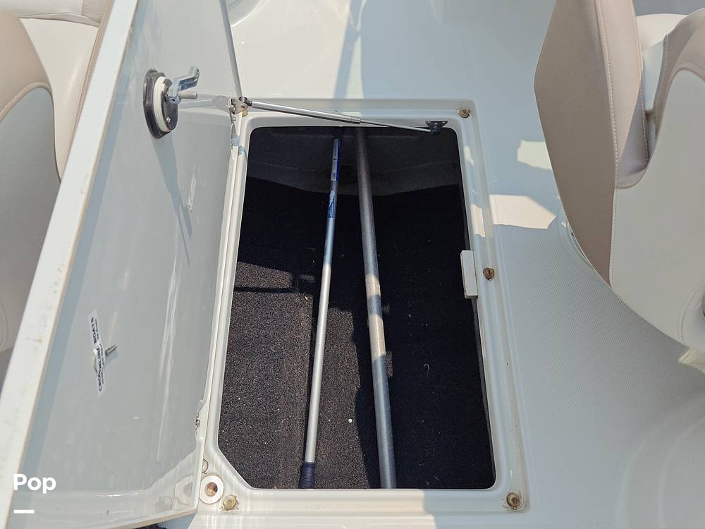 Slide: The Image of Crownline Boats E235 2023 - 14572538
