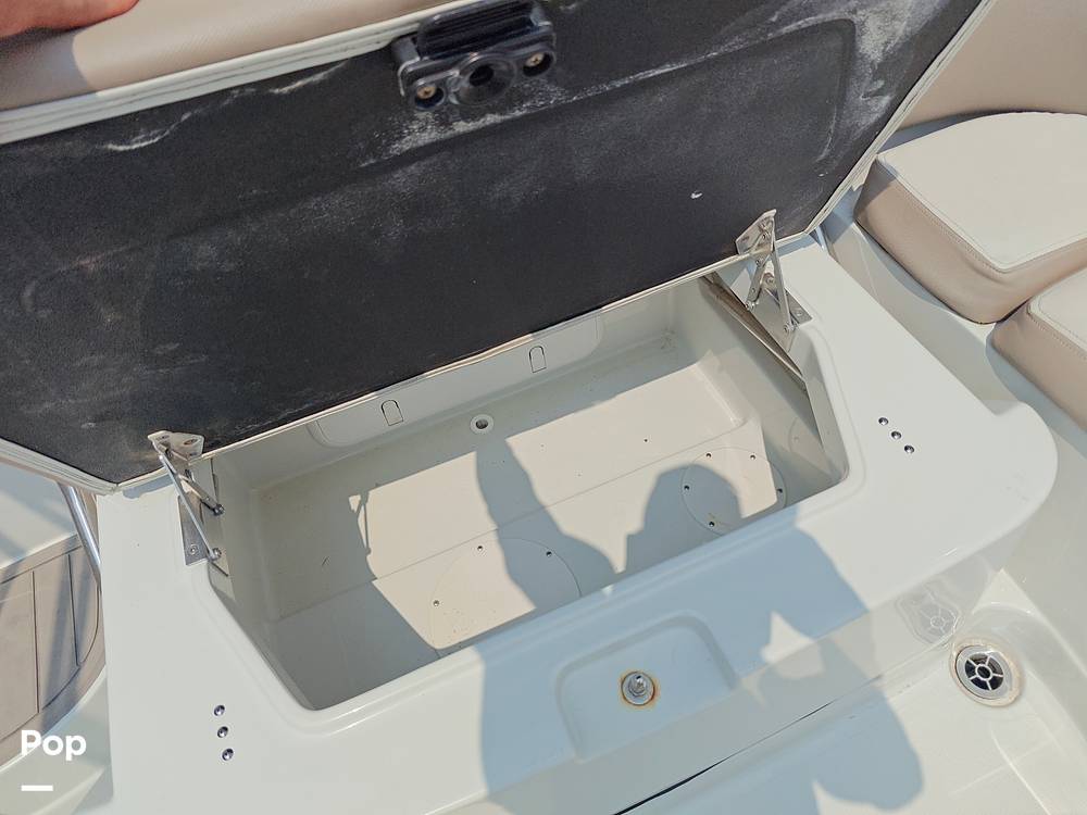 Slide: The Image of Crownline Boats E235 2023 - 14572535