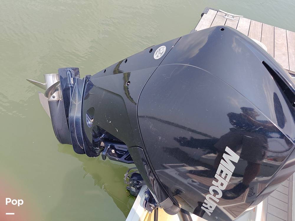 Slide: The Image of Crownline Boats E235 2023 - 14572531