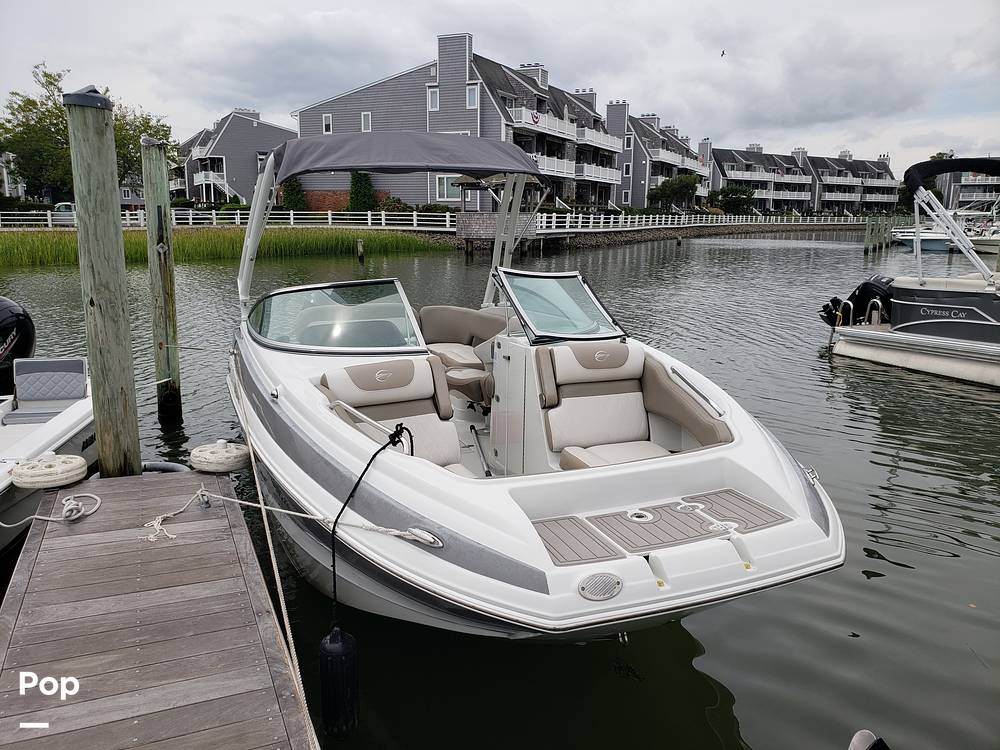 Slide: The Image of Crownline Boats E235XS 2022 - 14686316
