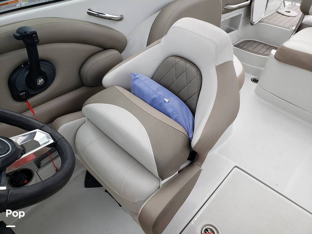 Slide: The Image of Crownline Boats E235XS 2022 - 14686309