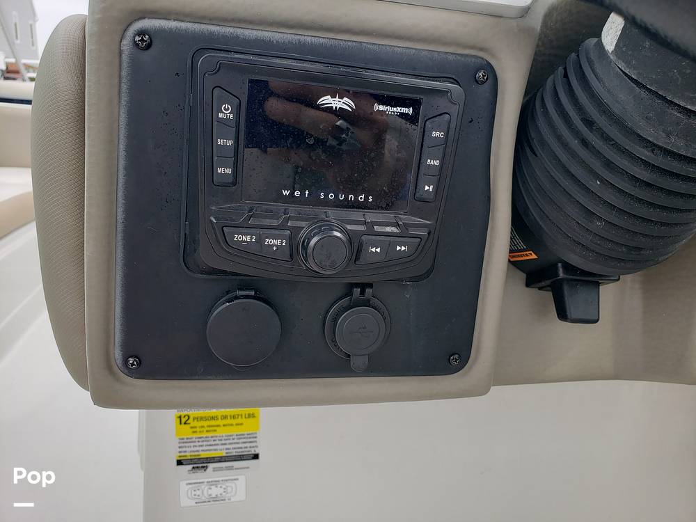 Slide: The Image of Crownline Boats E235XS 2022 - 14686284