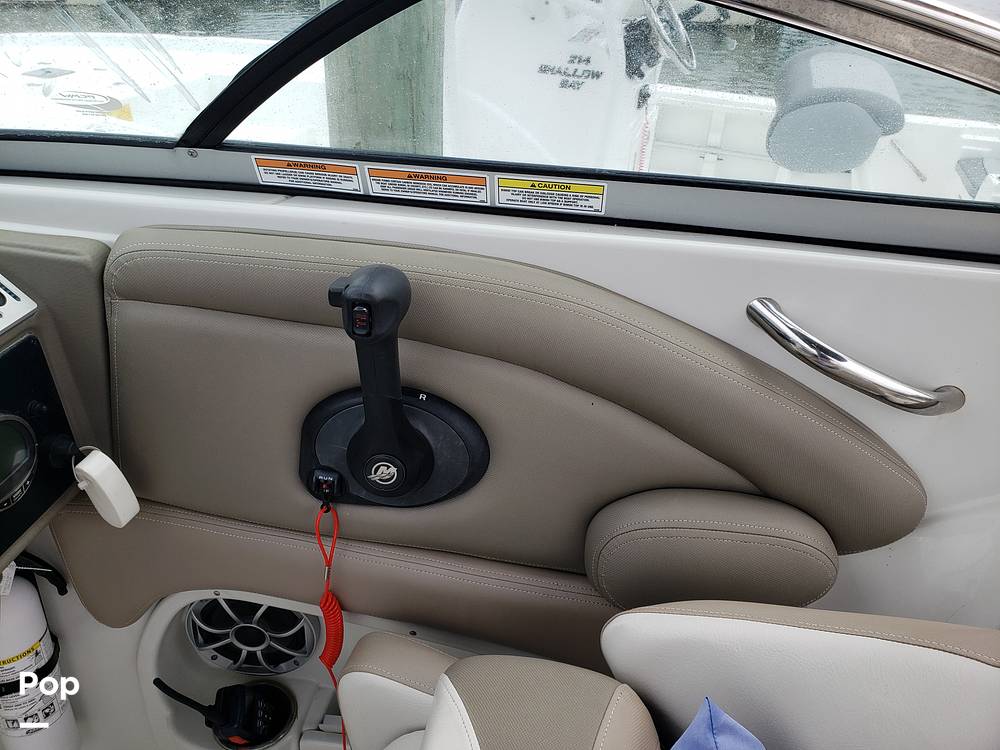 Slide: The Image of Crownline Boats E235XS 2022 - 14686287