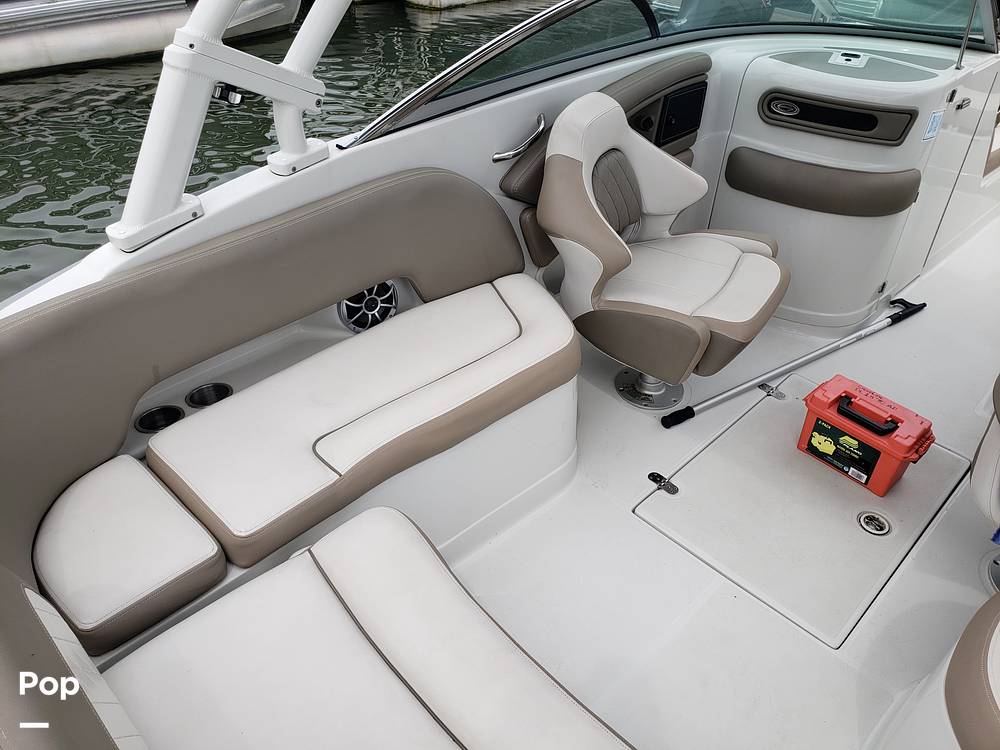 Slide: The Image of Crownline Boats E235XS 2022 - 14686293