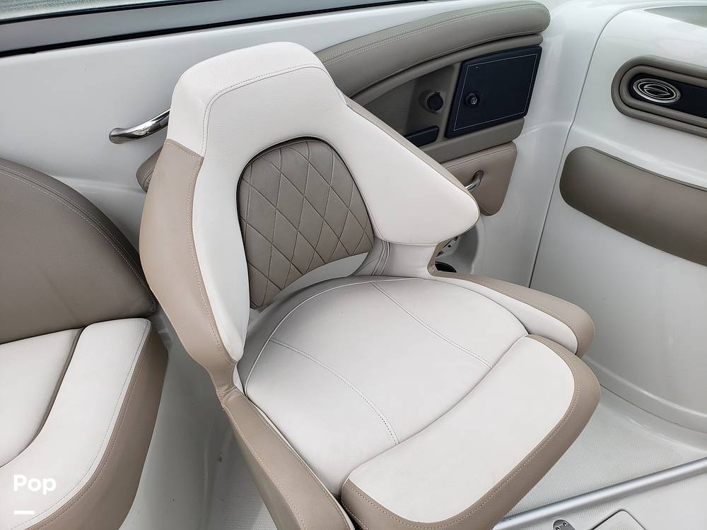 Slide: The Image of Crownline Boats E235XS 2022 - 14686272