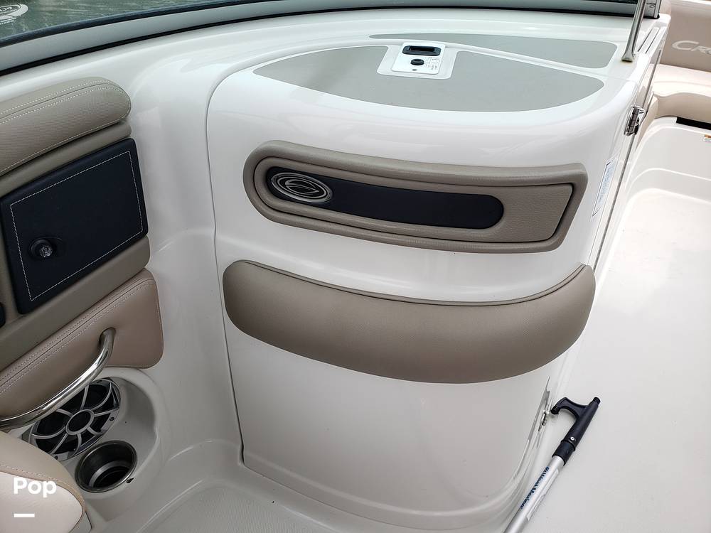 Slide: The Image of Crownline Boats E235XS 2022 - 14686290