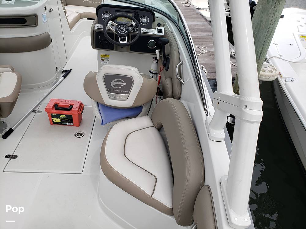Slide: The Image of Crownline Boats E235XS 2022 - 14686294