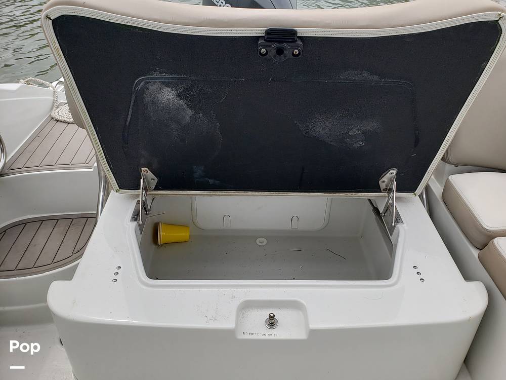 Slide: The Image of Crownline Boats E235XS 2022 - 14686271