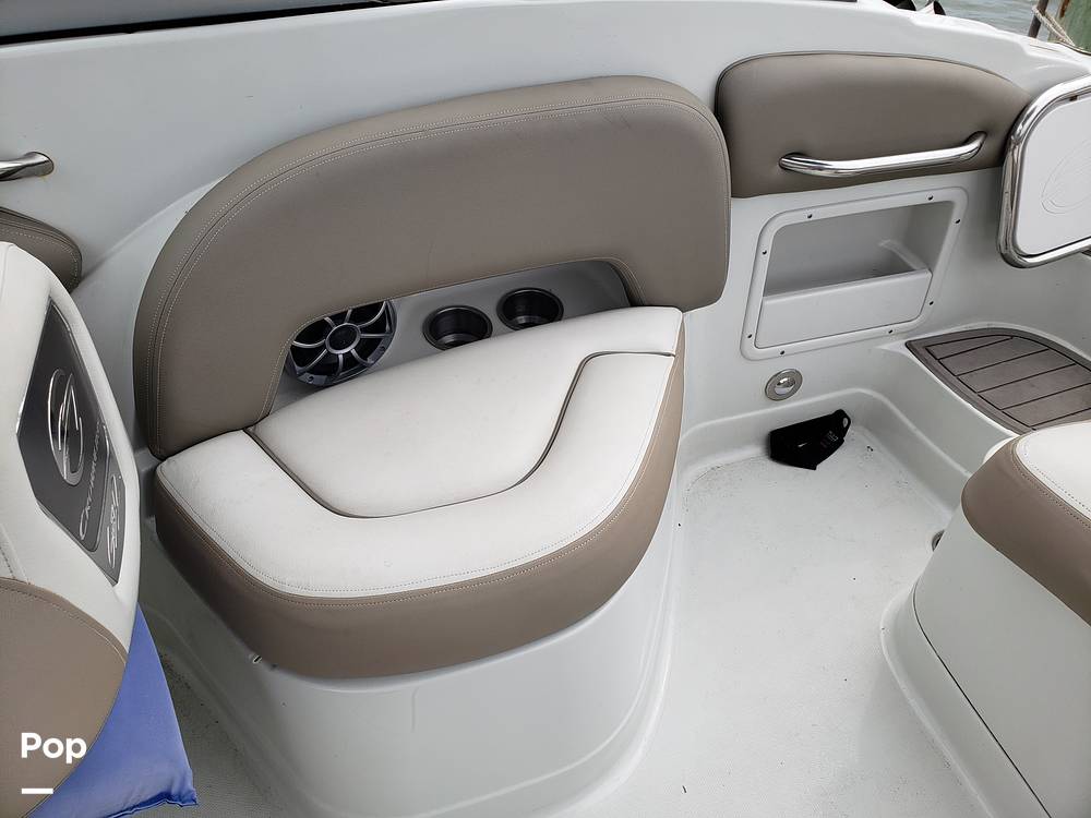 Slide: The Image of Crownline Boats E235XS 2022 - 14686305