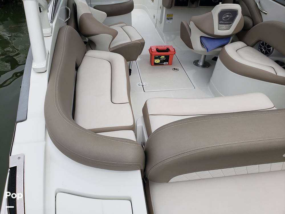 Slide: The Image of Crownline Boats E235XS 2022 - 14686297