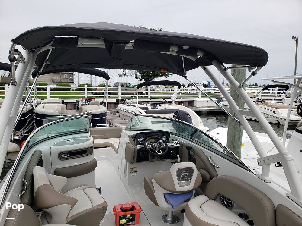 Slide: The Image of Crownline Boats E235XS 2022 - 14686296