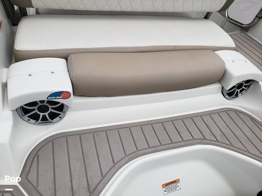 Slide: The Image of Crownline Boats E235XS 2022 - 14686298