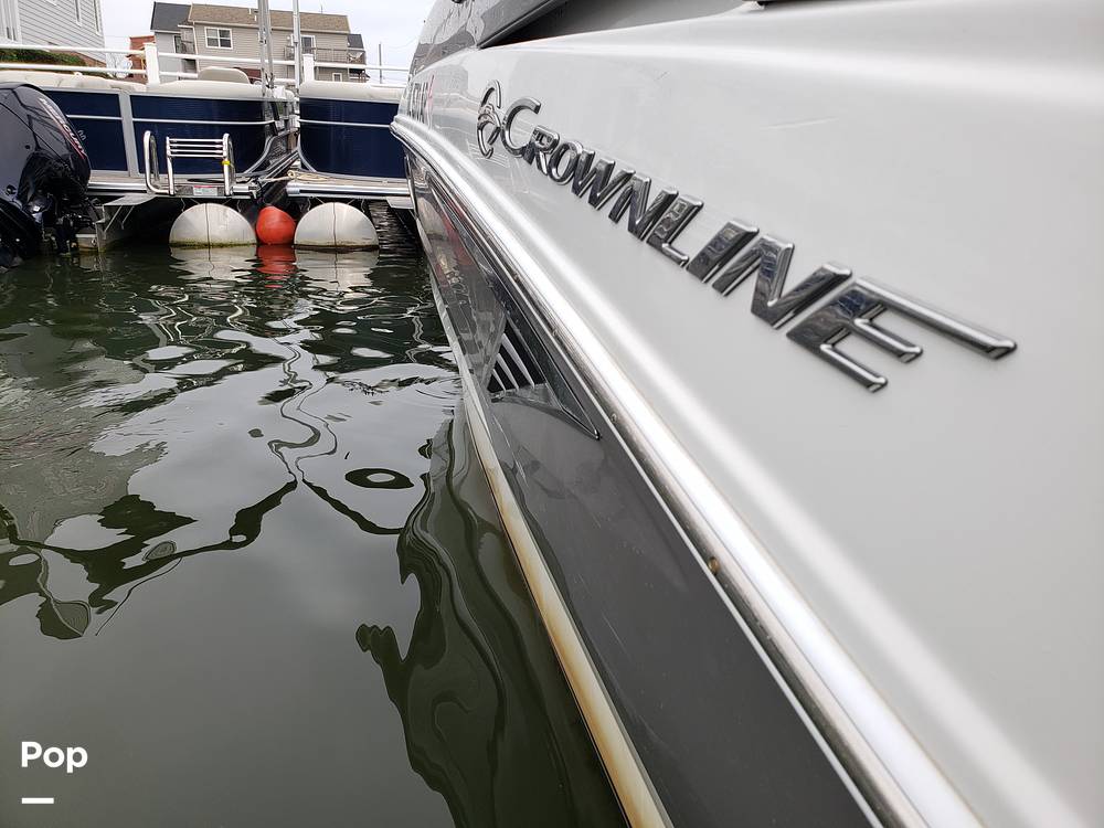 Slide: The Image of Crownline Boats E235XS 2022 - 14686276