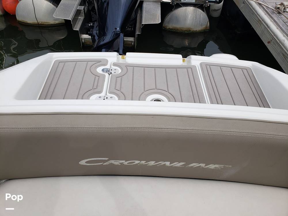 Slide: The Image of Crownline Boats E235XS 2022 - 14686277