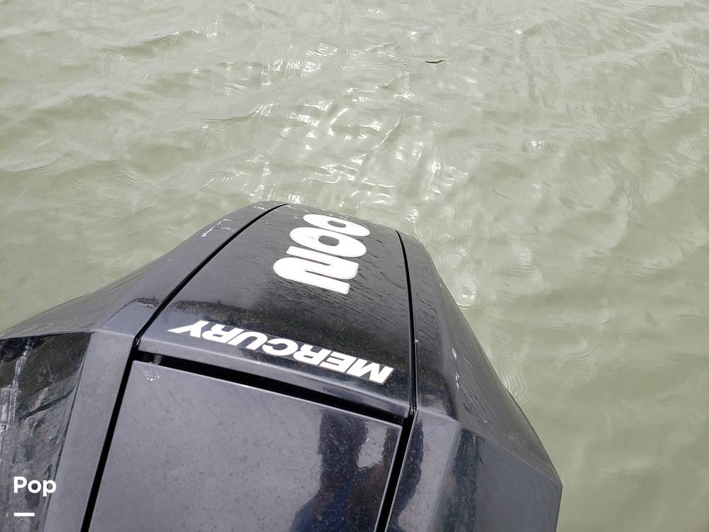 Slide: The Image of Crownline Boats E235XS 2022 - 14686301